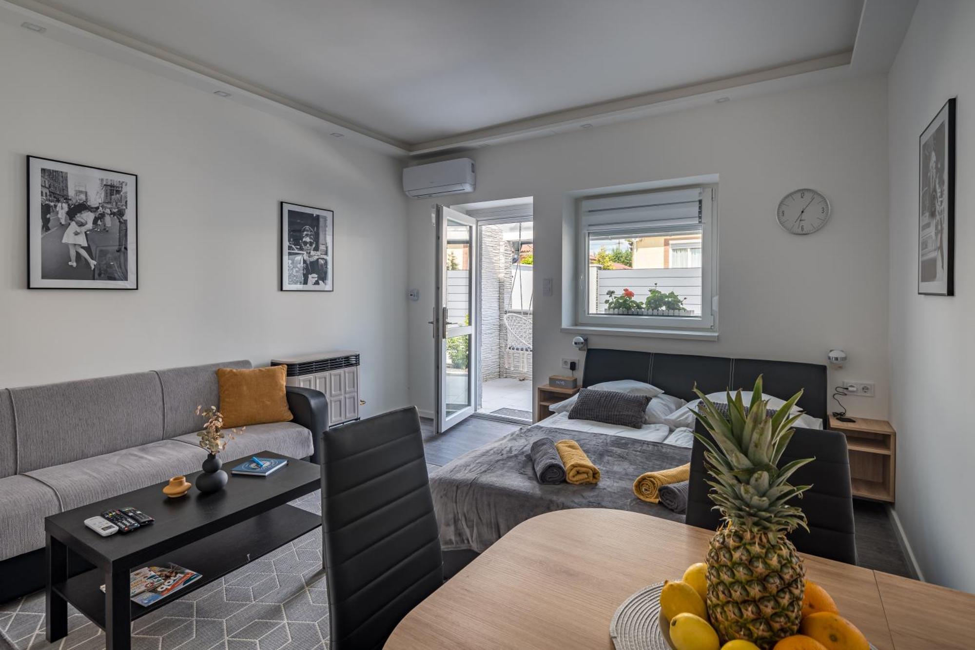 Balatonic Lemon Apartmanhaz Siófok Esterno foto