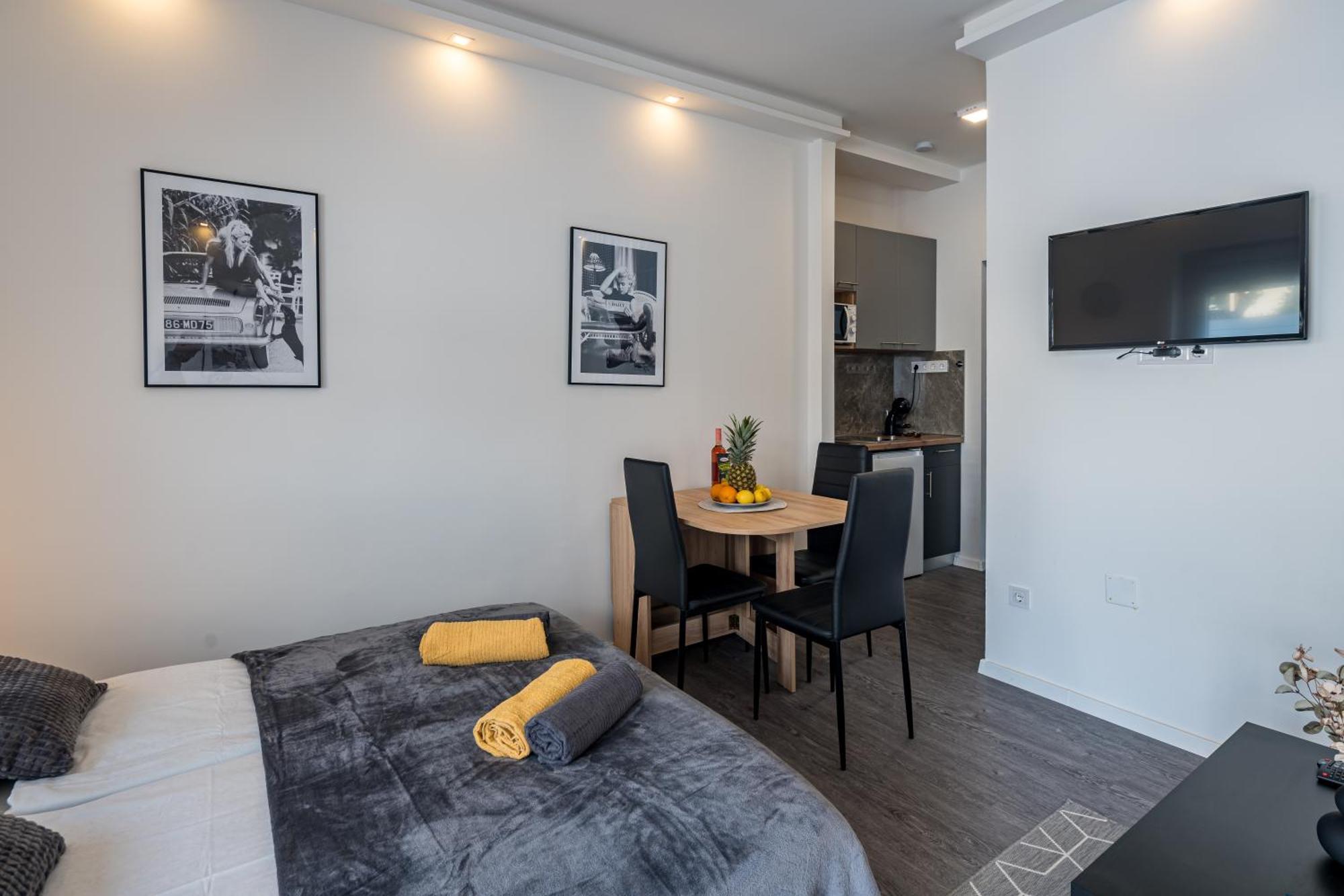 Balatonic Lemon Apartmanhaz Siófok Esterno foto