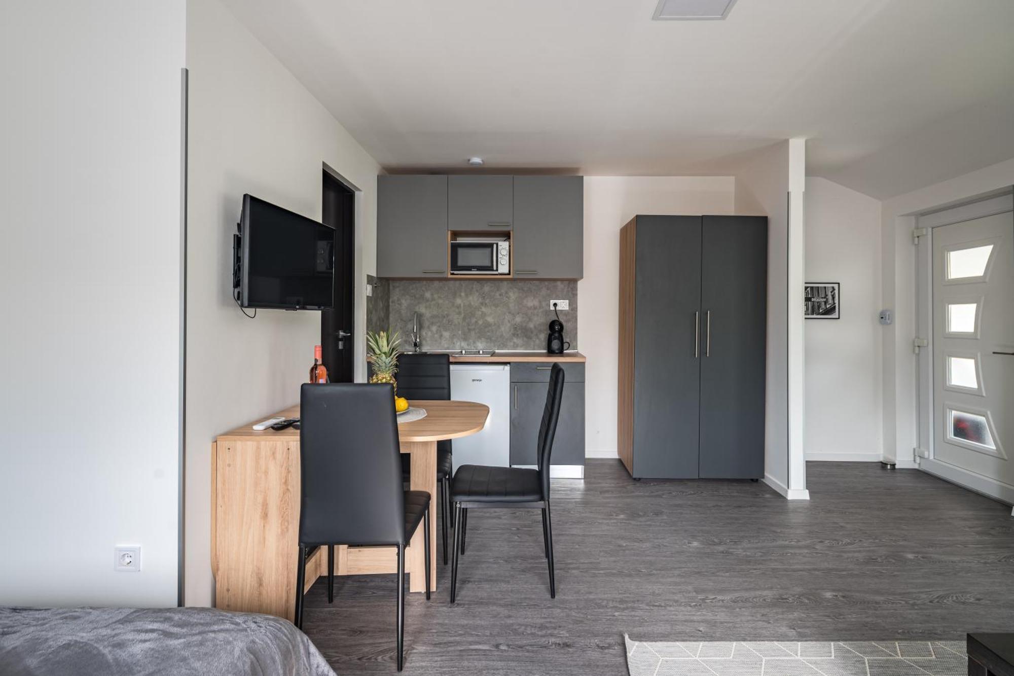 Balatonic Lemon Apartmanhaz Siófok Esterno foto