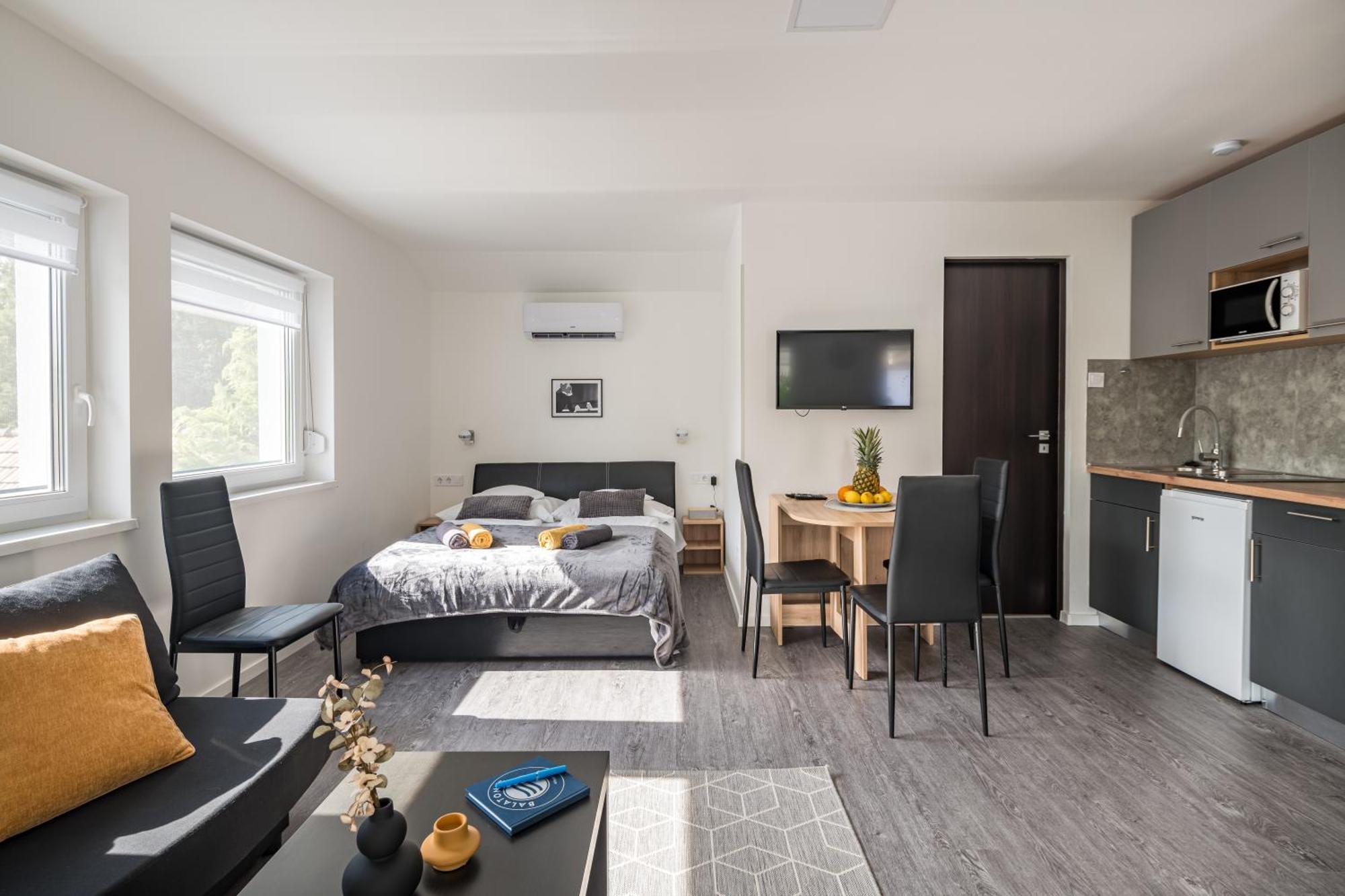 Balatonic Lemon Apartmanhaz Siófok Esterno foto