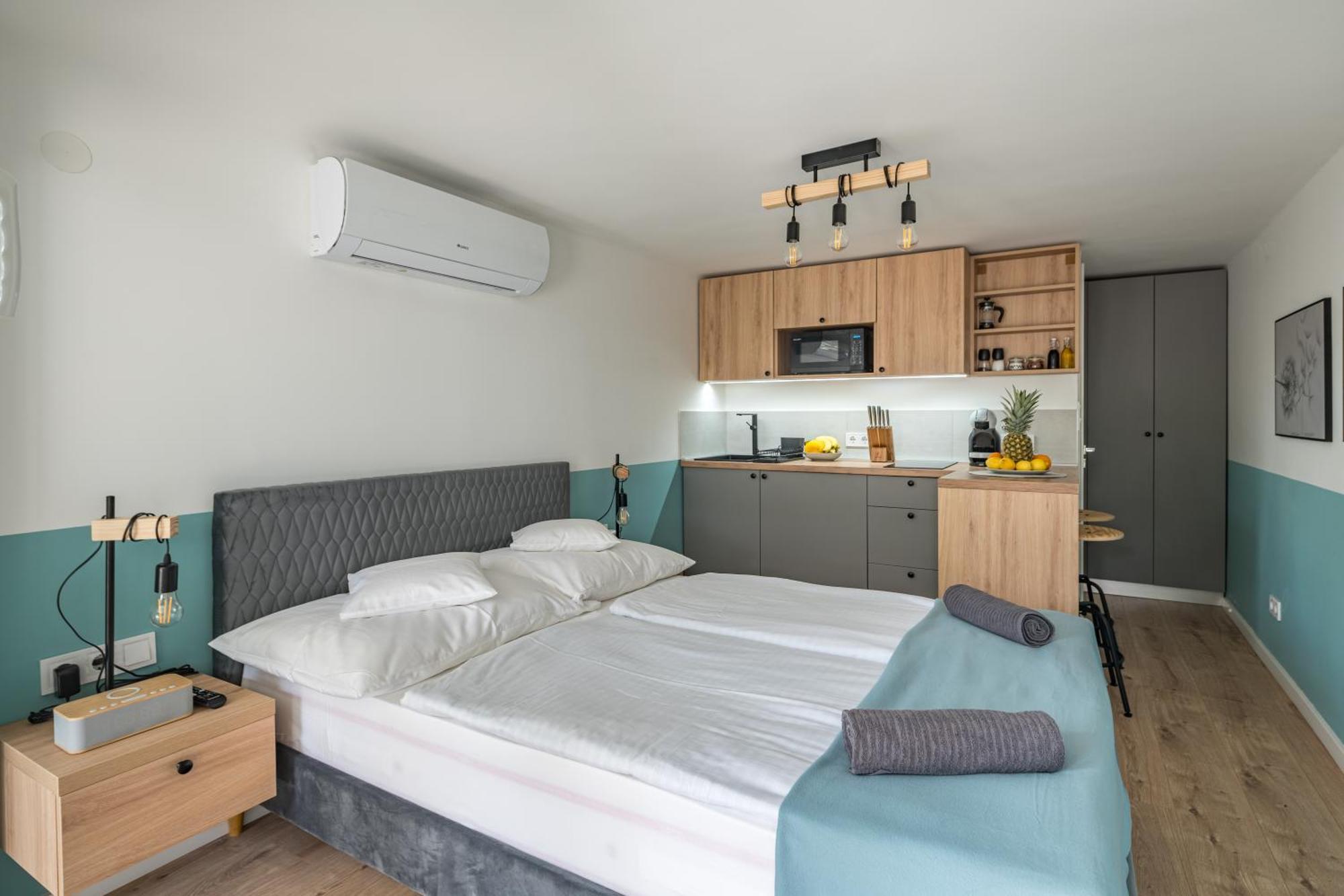 Balatonic Lemon Apartmanhaz Siófok Esterno foto