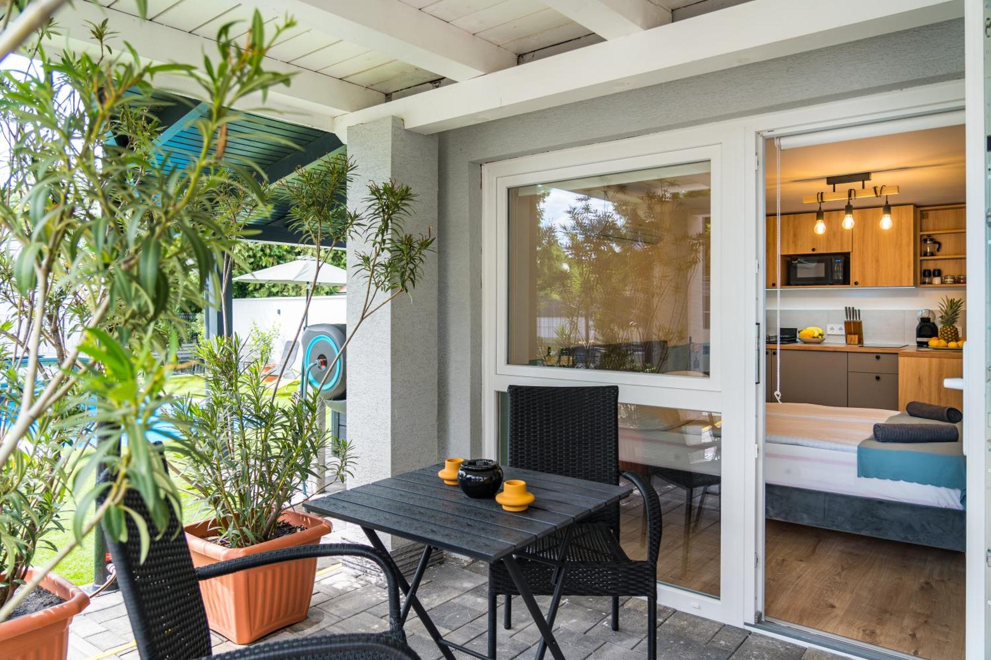 Balatonic Lemon Apartmanhaz Siófok Esterno foto