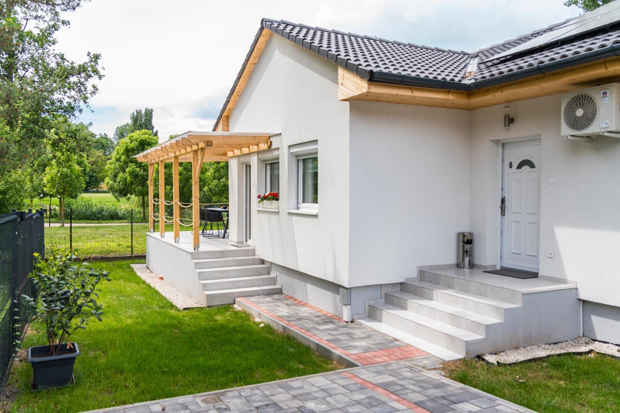 Balatonic Lemon Apartmanhaz Siófok Esterno foto