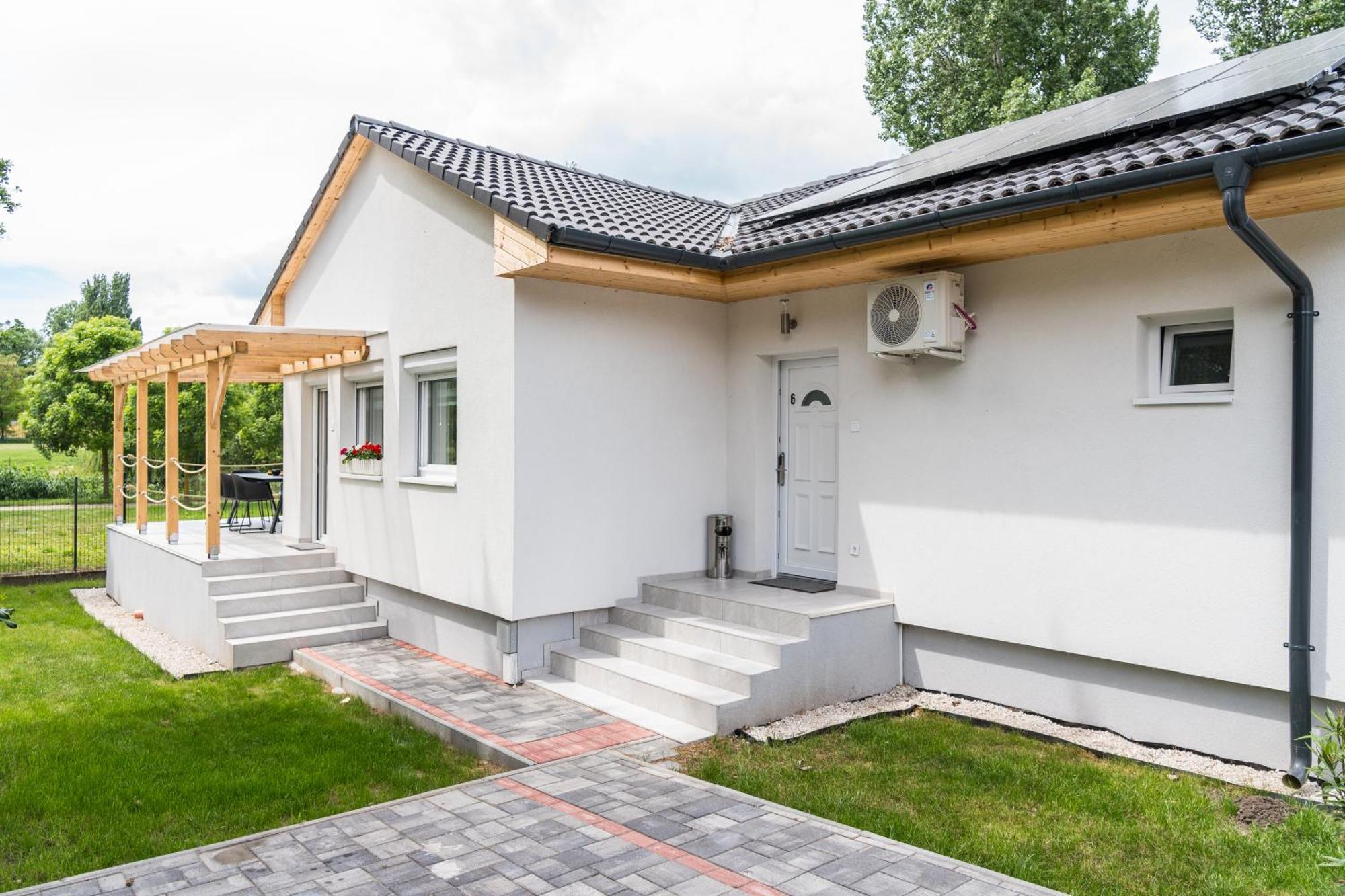 Balatonic Lemon Apartmanhaz Siófok Esterno foto