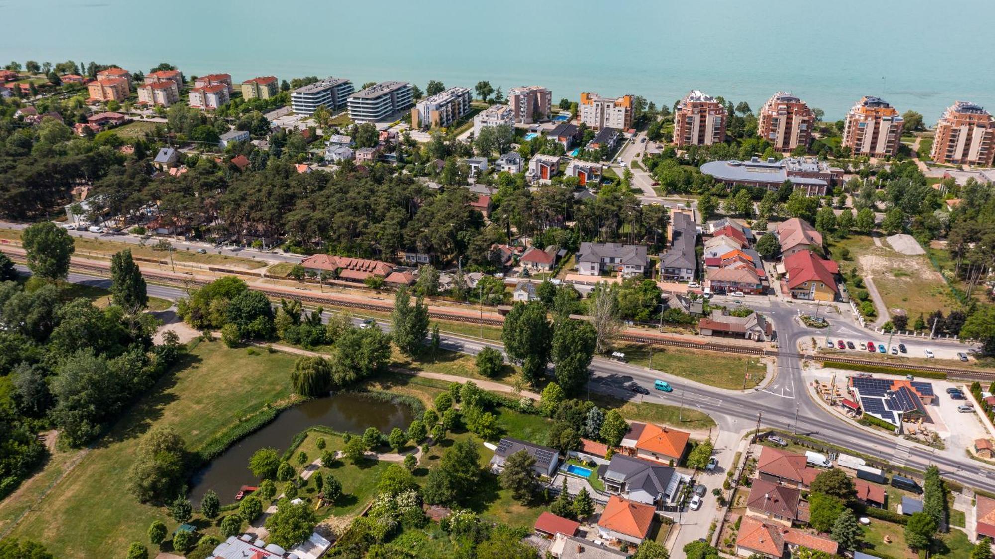 Balatonic Lemon Apartmanhaz Siófok Esterno foto
